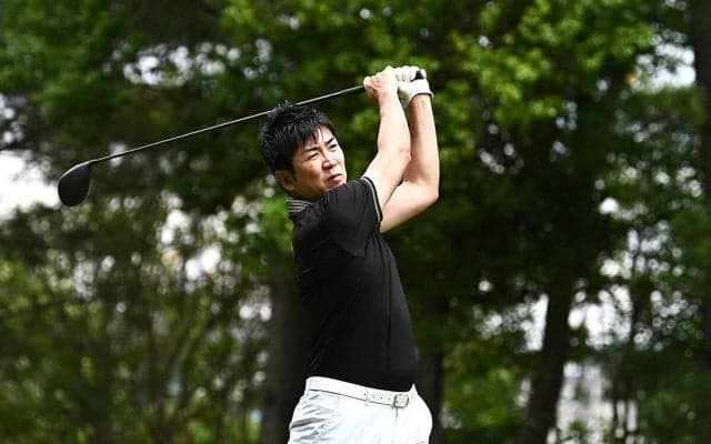 右がOB、あるいは左がOBといった状況の場合、どういった意識でショットを打つことが重要か？