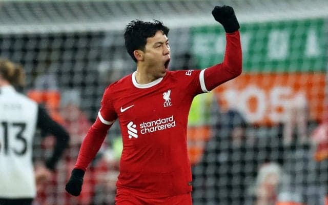 「とんでもない一撃」「トップだ」リヴァプール遠藤航の鮮烈ミドルシュート、プレミアリーグ月間最優秀ゴール賞にノミネート！三笘薫に続き日本代表２人目の受賞なるか？