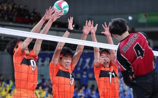春高バレー　東京学館新潟、高知をストレー倒！　渡辺監督「勝ちたい気持ちを出してくれた」