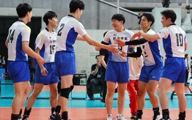 春高バレー　駿台学園、大会２連覇へ好発進　次戦は宿敵・高川学園　司令塔・三宅「スパイカーと力を合わせていきたい」