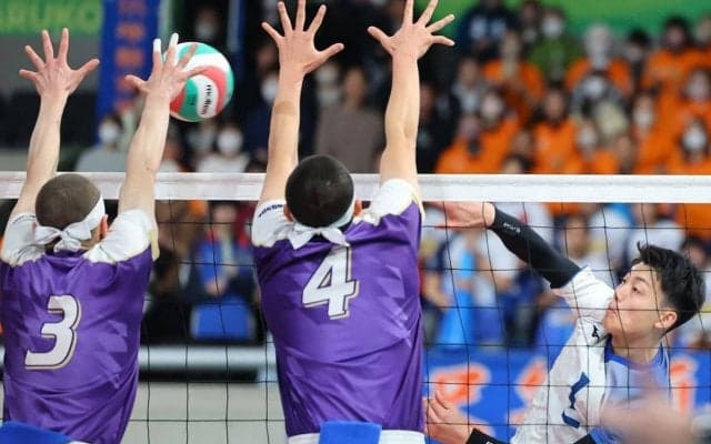 ２冠目指す高川学園　〝強気〟で劣勢はね返す　春高バレー