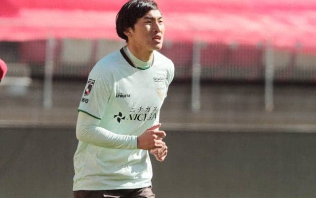 群馬が東京VのルーキーFW佐川洸介を期限付き移籍で、C大阪退団のGK真木晃平を完全移籍で獲得