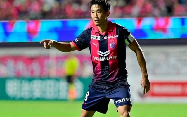 「ものごっつ豪華なメンバー」香川真司公認ものまね芸人が「森島×西澤」の黄金コンビら豪華メンツの集合写真を公開！「アキの姿を久しぶりに見れて嬉しいです！」の声