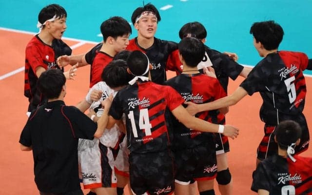 春高バレー　福井工大福井が県勢初の決勝進出　昨年の準々決勝で敗れた鎮西にストレート勝利