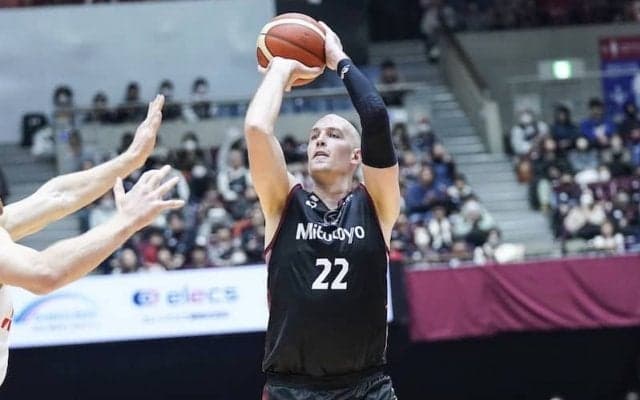 川崎のニック・ファジーカスが戦線離脱…左ヒザ関節内側側副靭帯損傷で全治未定に