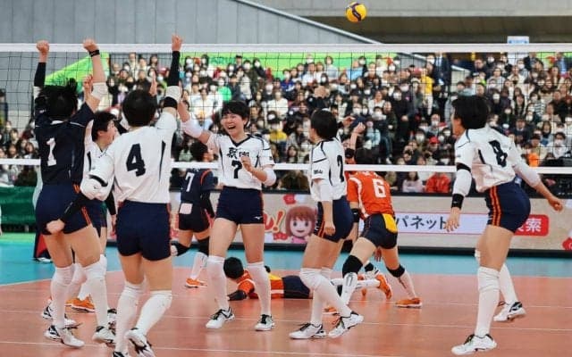 春高バレー　就実が誠英をストレートで破り優勝王手　３連覇がかかった昨年はコロナで欠場