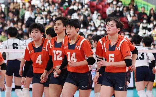 春高バレー　誠英〝泥んこバレー〟で食らいつくも準決敗退、上村日菜「エースをやってこられてよかった」