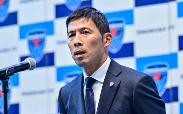 横浜FCが1年でのJ1復帰へ新体制発表！ 四方田監督は「降格して選手が流出する可能性もあったが…」と充実の新戦力に期待……チームは2つの目標を掲げる