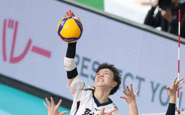 春高バレー　就実２年ぶり頂点へあと１勝！２年生のダブルエース・福村心優美&押川優衣ともに２０得点