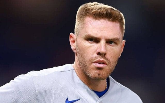 大谷同僚の美人妻が「超ゴージャス」　“肩出しドレス”に見惚れるファン続出「上品だ」