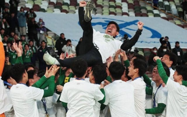 「このような形で実現するとは…」母校で初指揮、選手権制覇の青森山田・正木昌宣監督は優勝決定後に予定外の涙「勝手に涙が出るんだな」