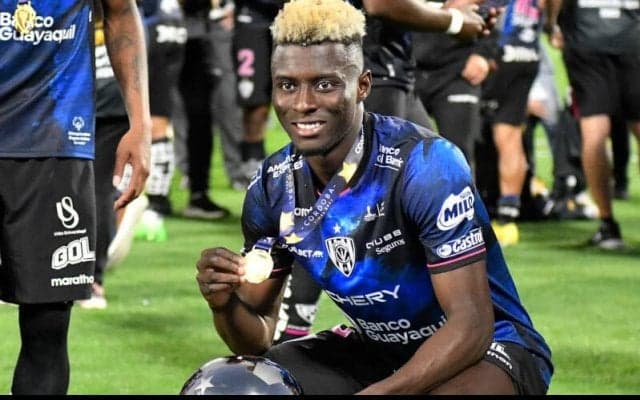 RCランス、バイーアからエクアドル代表DFチャベスを買い取りOP付きのレンタル移籍で獲得