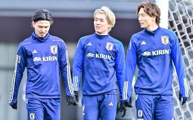 「敬斗はなかむらじゃないんだ!!笑」日本代表のアジアカップ宣材写真撮影時の“選手表記”に注目集まる!? 「中村姓はいないのに」「弟キャラ？愛されてるんだな」の声