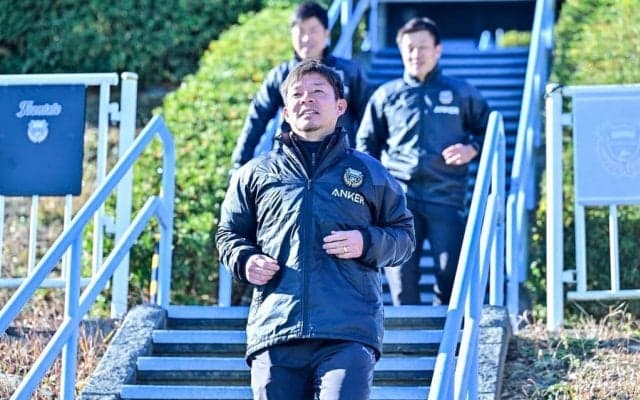 【登里享平のC大阪移籍で川崎の指揮官と盟友が語った言葉(2)】「決断を正解に」と贈る教え子へのエール……日本代表合宿訪問とブライトンの試合観戦で刺激も得ながら