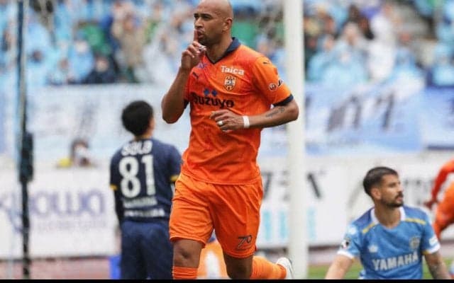 2022年のJ1得点王チアゴ・サンタナが清水から浦和に完全移籍！　「ベストな選択ができたことに間違いありません」