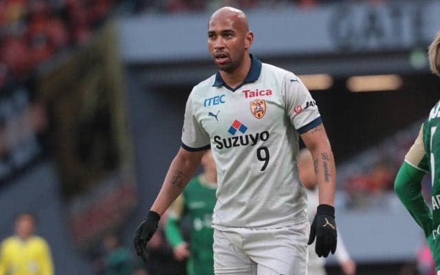 【Jリーグ移籍情報まとめ/1月13日】浦和が2022年J1得点王のチアゴ・サンタナを獲得！ 松尾佑介もベルギーから復帰