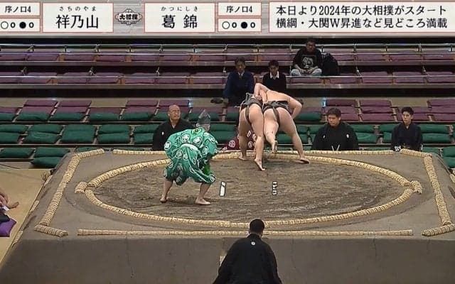 16歳の力士対決に館内が沸いた 土俵際の攻防にどよめきと拍手、声援 「初場所始まると嬉しい」ファンは興奮も