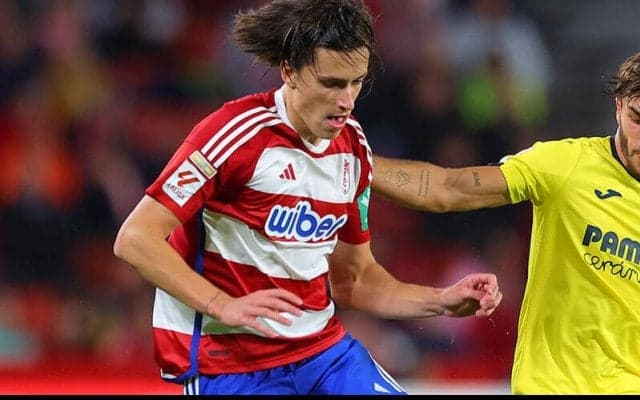 ユナイテッドの若手左SBアルバロ・フェルナンデス、グラナダとのレンタルを早期終了