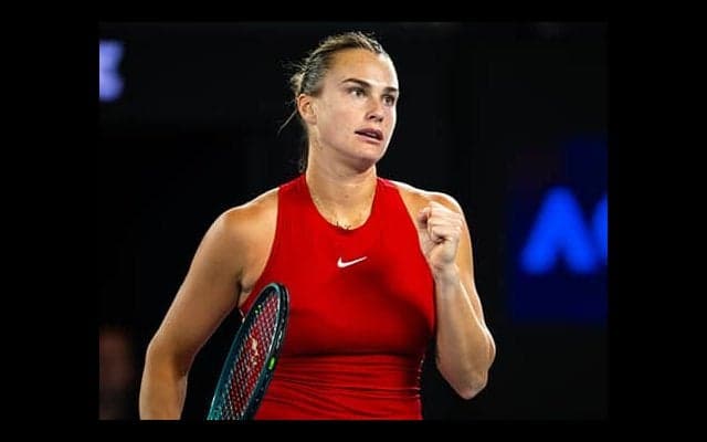  昨年女王、深夜の完勝劇で初戦突破 