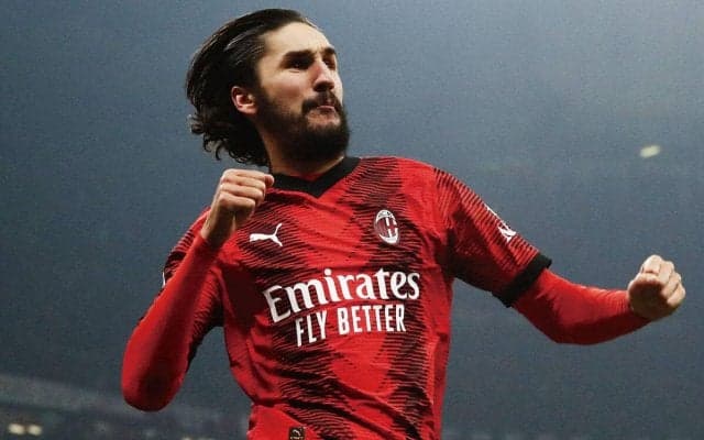 「謎の男」から「全選手が見習うべき男」に！ ミラン加入後初得点アドリに各方面から賛辞「努力と献身には頭が下がる」