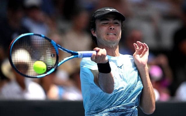 ダニエル太郎、3年連続の2回戦進出ならず。世界35位にストレートで敗れる[全豪オープン]