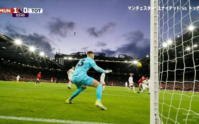 「ロケット弾だ」132億円ストライカーが“ニア上ズドン”のゴラッソを叩き込んだ瞬間！マンＵ逸材の鮮烈弾に「何回も観れる」「これは取れない」