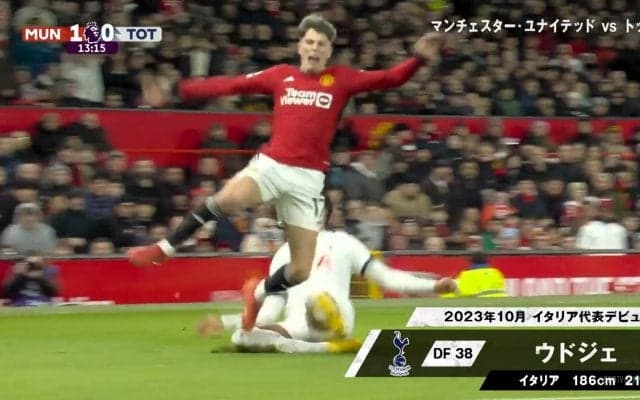 「えぐいて」「速過ぎるだろ」イタリア代表・快足王の爆速ランニングにスタジアム騒然　爆発的2段階加速で猛追し強烈ロケットスライディング炸裂の瞬間