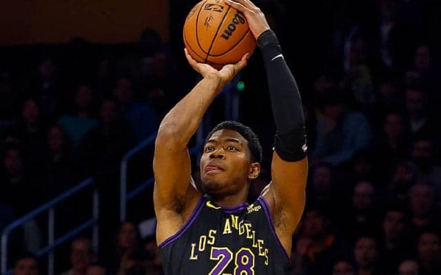 レイカーズ・八村塁が豪快ブロック＆ダンク…復帰後2試合連続の2桁得点で勝利に貢献