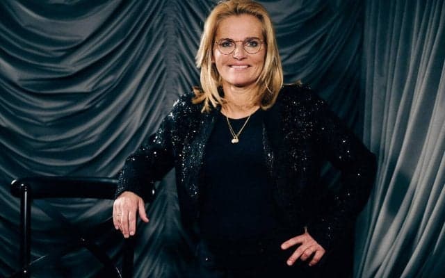 4度目の女子最優秀監督を受賞したヴィーフマン監督が契約延長、イングランド女子代表を2027年まで指揮