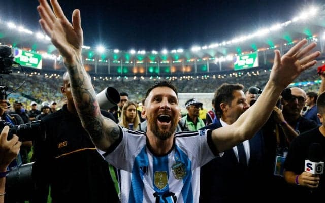 不満の声もあるメッシの最優秀選手賞受賞、ハーランドと並び各国キャプテンの投票結果で決着…日本代表MF遠藤航は誰を1位に？