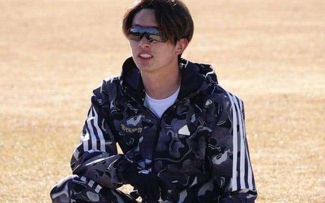 鷹・周東佑京が“粋な計らい”　報道陣に昼食ご馳走…「都城メンチ」を振る舞い