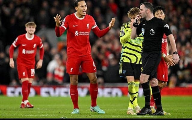 物議醸したリバプール戦でのウーデゴールのハンド…PGMOLチーフのウェブ氏が誤審認める「PKが必要だった」