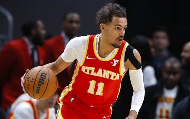 得点とアシストを量産するホークスのトレイ・ヤングがNBA史上最速で大台をクリア