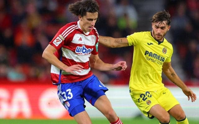 ベンフィカがユナイテッドのU-21スペイン代表DFカレーラスを買取OP付きのレンタル移籍で獲得…今季はグラナダにレンタル中