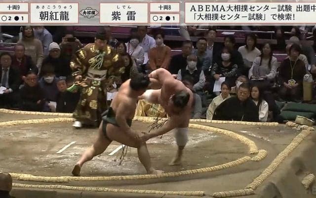 館内の室温が急上昇する“ぶんまわし投げ”大きな力士が裏返しになる瞬間に万雷拍手「仏壇返しみたい」「怪力だなあ」