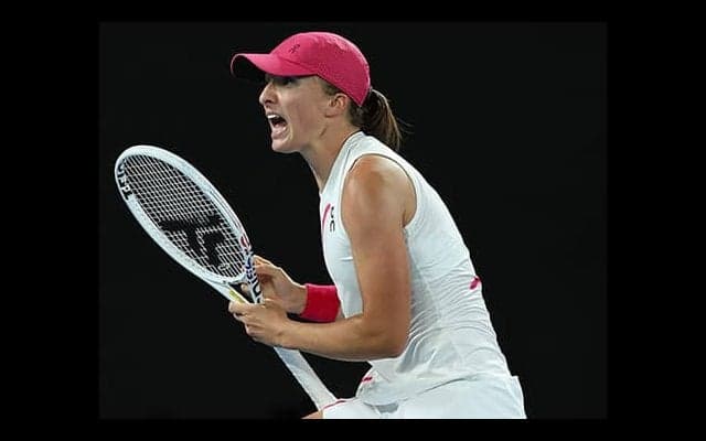  崖っぷちから再逆転、世界1位が3回戦へ 