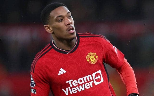 1カ月以上離脱続くマルシャルにテン・ハグ監督が個別練習を指示… 体調不良からコンディション整わず