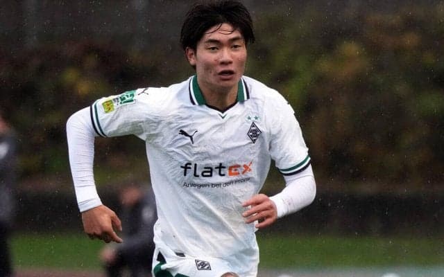 「すっげえ良い雰囲気」ボルシアMGでファーストチーム昇格の福田師王、初練習で歓迎の儀式「恒例のやつ」「歓迎されてる」