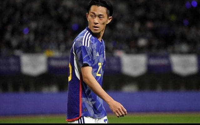 アジアカップの宣材写真で「シュウペイポーズ」 日本代表DF毎熊晟矢にぺこぱ・シュウペイも感謝「最高すぎる」