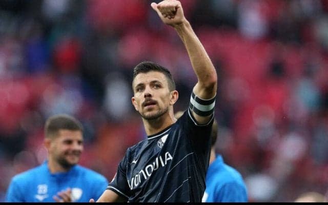 長谷部誠に次ぐ年長選手、ボーフム主将ロジラが契約延長！