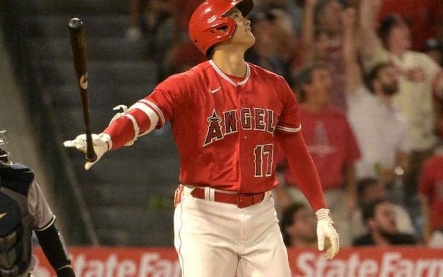 大谷翔平の感情あらわが「珍しい」　バット投げでも“1位”の称号「球界で最高の男だ」