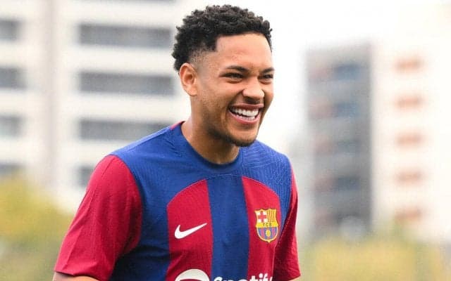 18歳の新戦力ロッキは「100％の状態」、チャビ監督が期待寄せる