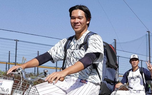 奥川恭伸とのキャッチボールで急成長 指揮官も認めた逸材、ヤクルト２年目の坂本拓己から目が離せない