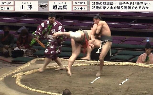 「普通の人より細い」20歳イケメン力士、驚きの投げ方で“60キロ差”力士を豪快に転がす