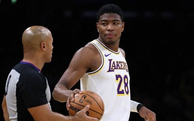 レイカーズ、八村が先発出場し9得点…ブレイザーズに圧勝し再び勝率5割に復帰