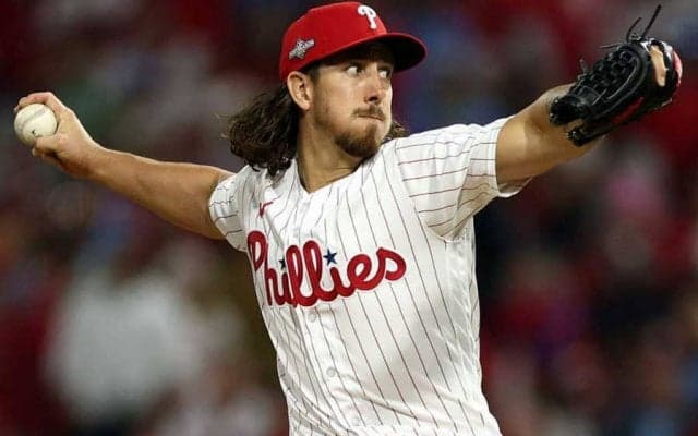 33億円予想も続く“沈黙”　ノーノー直後に暗転した成績…元エ軍右腕の決まらぬ去就