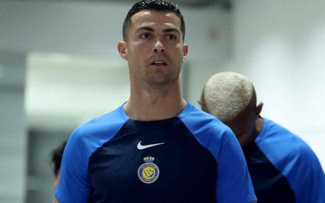 「信じられないほどのオーラ」「何かの表紙みたい」リカバリー中のC・ロナウドを捉えた写真が全くそう見えないと話題に「どうやったらこうなるんだ？」