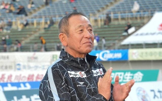 Ｊリーグで進む残酷なヒエラルキー　ギラヴァンツ北九州・小林伸二前監督「国内では１～２チーム、超ビッククラブを作る流れにある」