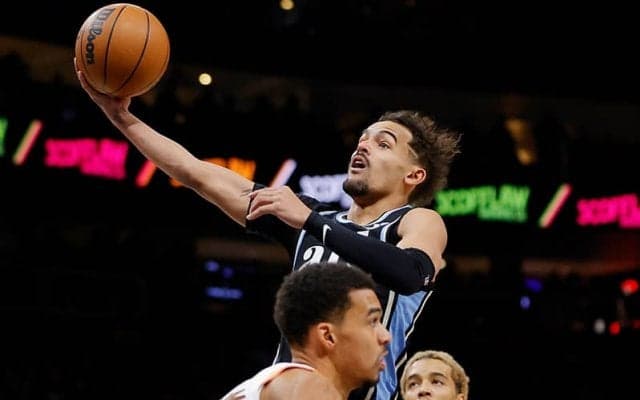 ホークスのトレイ・ヤングがキャブス戦終盤に頭部負傷…脳震とうで復帰時期は未定に