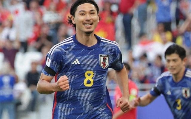 「キャラがよく出てる」「後輩力が高すぎ」誕生日に手荒い祝福受けた南野拓実、企画したのは誰？「サッカー選手じゃなくても絶対大成してた」